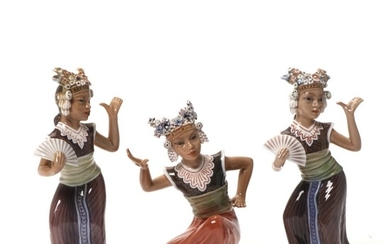 Three porcelain figurines of Balinese dancers. 1322 (x 2) and 1323. Dahl-Jensen. (3)