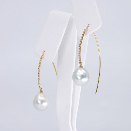 18 kt. Yellow gold - Earrings South Sea Pearl - Diamonds
