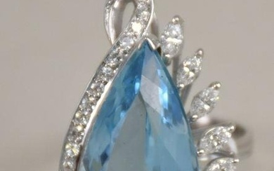 18K White Gold Aquamarine diamond Cocktail Ring. Aquamarine 17.50 carats with 8 marquise diamonds