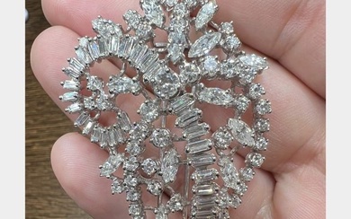 18K White Gold Diamond Brooch