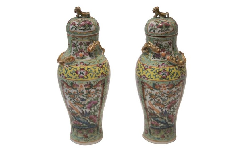 2 vases with lids | 2 Vasen mit Deckel