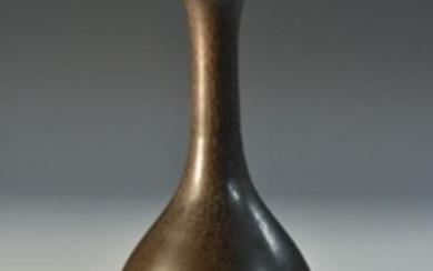 Berndt Friberg (1899 - 1981) - a stoneware slender