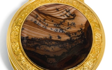 A SMALL GOLD AND HARDSTONE BOX, LONDON, CIRCA 1750