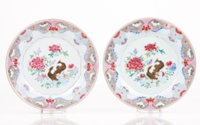 A pair of chargers Chinese export porcelain Polyc…