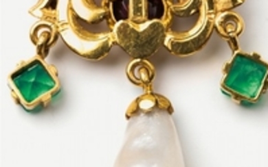 An 18k gold pendant in the Renaissance taste