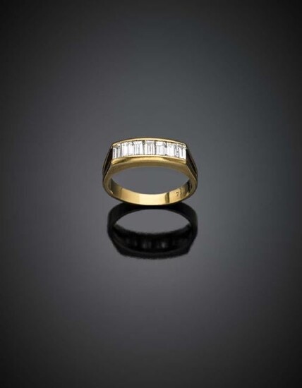 Yellow gold baguette diamond ring, in all ct. 1 circa