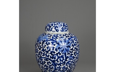 A CHINESE BLUE AND WHITE PORCELAIN JAR AND COVER, LATE 19TH....