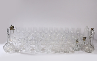 A COLLECTION OF BRIERLEY HILL CUT GLASS TABLE WARE AND OTHER GLASS (QTY).