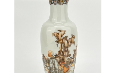 A Chinese Famille Rose gilt vase, 19TH/20TH Century Pr. Size...