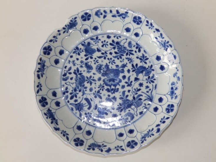 A Chinese Kangxi blue & white porcelain dish, having...