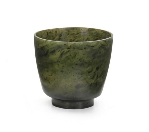 A Chinese nephrite jade cup