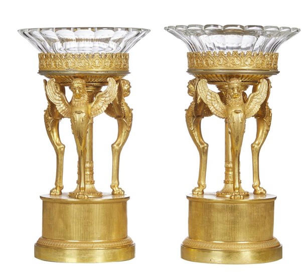 A FINE AND RARE PAIR OF REGENCY PERIOD NEOCLASSICAL GILT BRONZE TAZZA