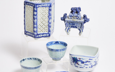 A Group of Seven Chinese and Japanese Blue and White Wares, 19th-20th Century