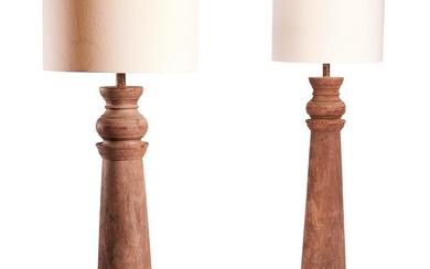 A LARGE PAIR OF INDIAN TURNED HARDWOOD COLUMNAR LAMPS, 19TH OR 20TH CENTURY