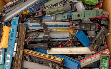A LARGE QUANTITY OF HO AND OO GAUGE LOCOMOTIVES AND ROLLING STOCK