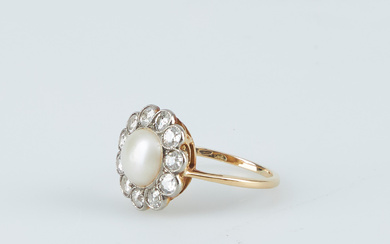A Mabe pearl ring, old cut diamonds, 18K gold, A. Tillander 1923.