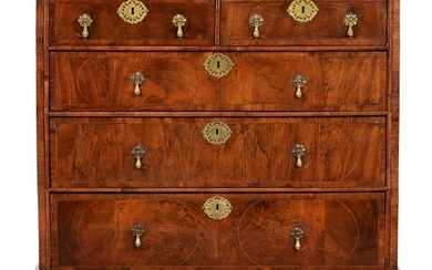 A QUEEN ANNE WALNUT AND LINE INLAID CHEST OF DRAWERS, CIRCA 1710