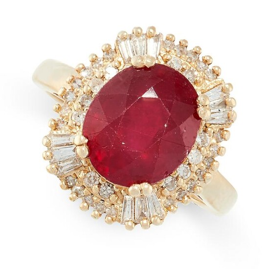 A RUBY AND DIAMOND RING in 14ct yellow gold, designed