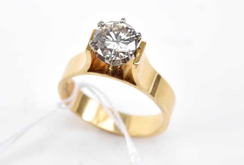 A SOLITAIRE DIAMOND RING (1.20CTS) IN 18CT GOLD, SIZE P-Q (PURCHASED IN VIENNA CIRCA 1970-80)