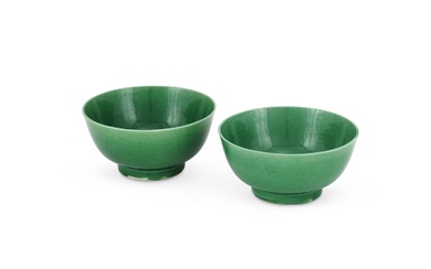 A pair of Chinese green-glazed bowls