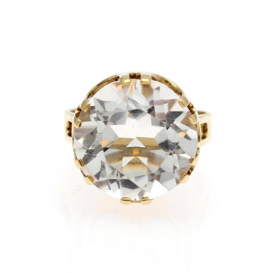 SOLD. A rock crystal ring set with a circular-cut rock crystal, mounted in 14k gold. H. app. 11 mm. Size 58. 1960s. – Bruun Rasmussen Auctioneers of Fine Art