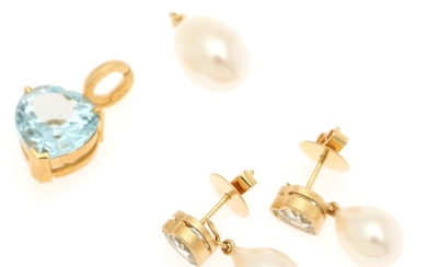 A topaz and pearl jewellery set comprising a hinged pendant and a pair of ear pendants each set with a topaz and a detachable pearl, mounted in 18k gold. (3)
