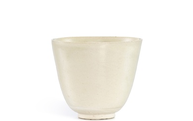 A white-glazed cup, Tang dynasty 唐 白釉盃