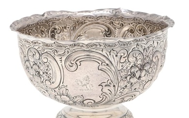 AN EDWARDIAN SILVER ROSE BOWL. of shaped circular outline, p...