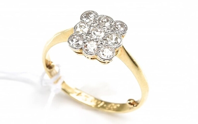 AN EDWARDIAN SQUARE CLUSTER DIAMOND RING IN 18CT GOLD, CIRCA 1920s, SIZE K, 2.5GMS