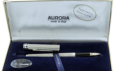 AURORA - Penna Stilografica - Corpo e cappuccio della penna...