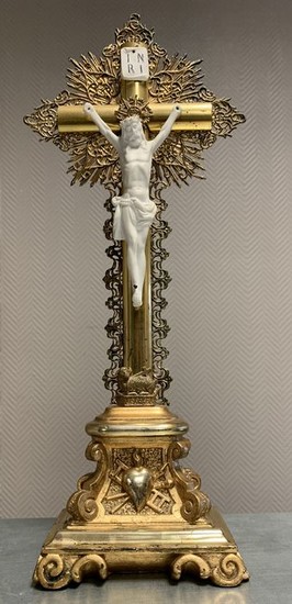 Altar cross in gilded wood, bronze with Christ in biscuit - Wood