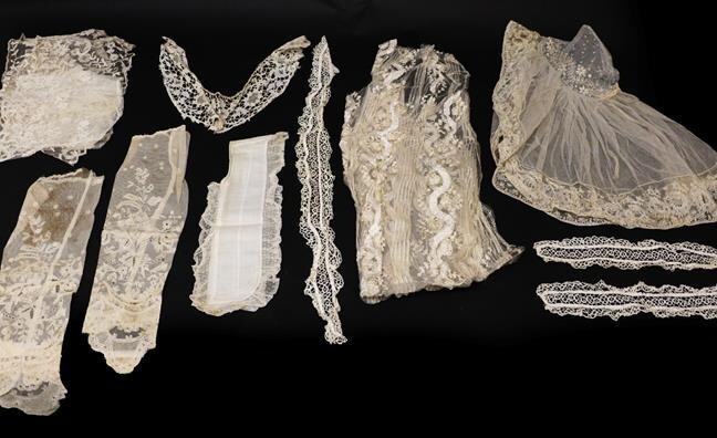Assorted Early 20th Century Lace and Costume Accessories, comprising a...