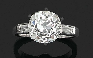 BAGUE « DIAMANTS » Diamant rond taille ancienne,... - Lot 31 - Aguttes