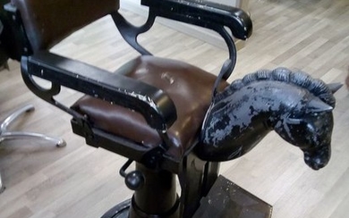 Barber chair (2500) - Iron (cast) - 1945