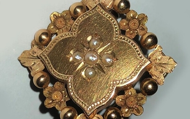 Broche en or 18K à décor d'un trèfle à perles... - Lot 31 - Actéon - Compiègne Enchères
