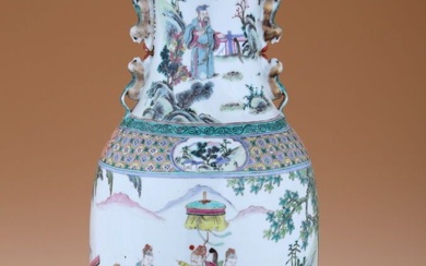 CHINE, Fin du XIXème Siècle POTICHE balustre en porcelaine émaillée à décor de scène de...
