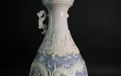 CHINESE BLUE AND WHITE PEAR SHAPED VASE