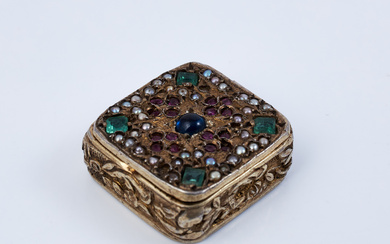 Case, 18th/20th century, Silver, gilt inside, oriental pearls, emeralds, cabochon-cut sapphire and rubies.