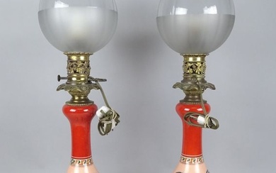 Céramique: paire de lampes en porcelaine et bronze a/ médaillons de personnages 2ème moitié 19eS...
