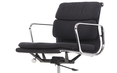 Charles Eames. Office chair model EA 219, 'Soft Pad'