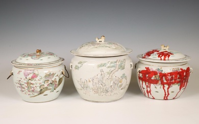 China, three famille rose porcelain jars and covers, 20th century