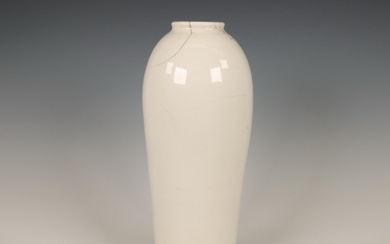 China, white-glazed vase, 19th century