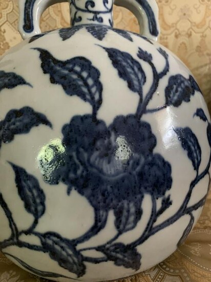Chinese Blue and White Flower Moon Flask Vase Ming