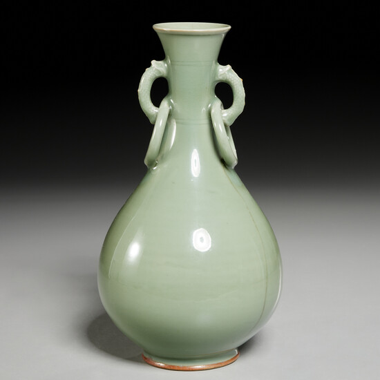 Chinese celadon Yuhuchunping vase