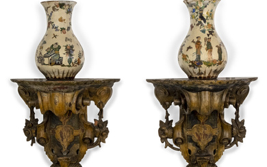Coppia di vasi a bulbo ad arte povera in vetro soffiato, Piemonte, XVIII secolo