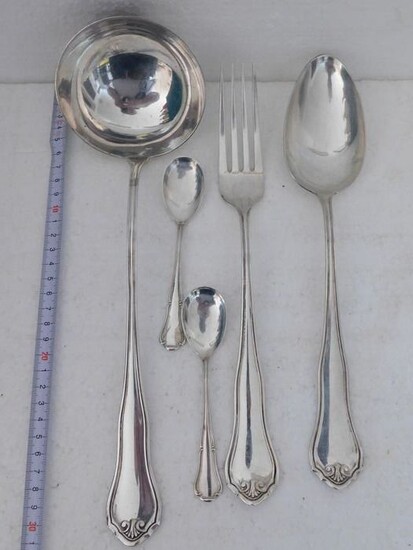 Cutlery set, Three serving cutlery and two teaspoons (5) - .800 silver - Italy - Mid 20th century