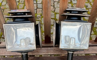 Deux lanternes de carrosses en tôle noire.... - Lot 31 - Beaussant Lefèvre & Associés