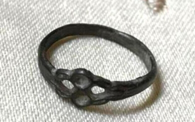 Early 19thc Eastern European Ladies Ring, Artifact