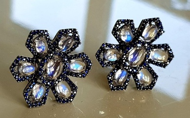 Earrings - 18 kt. White gold - 19.29 tw. Mixed gemstones - Sapphire