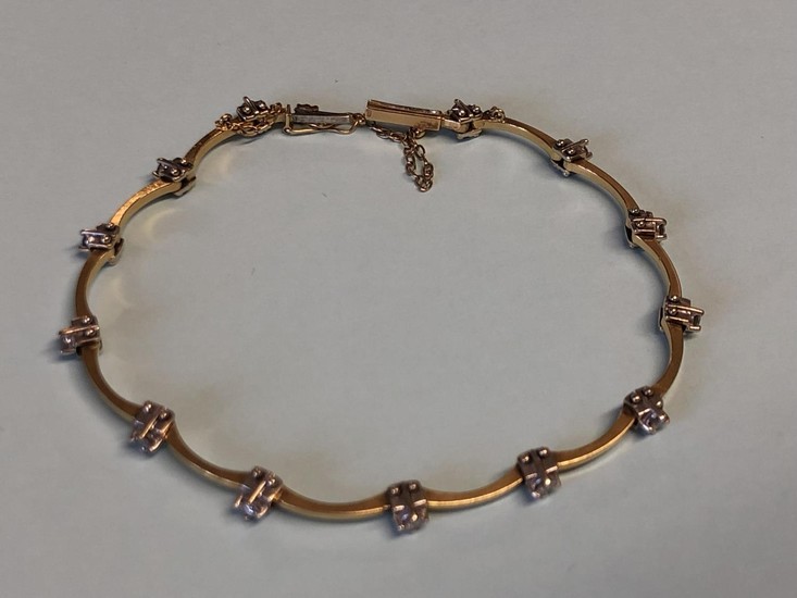 Gold & diamond bracelet- 12 links, 13 diamonds, stamped 750 ...